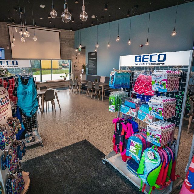 Badebutikk med masse utstyr